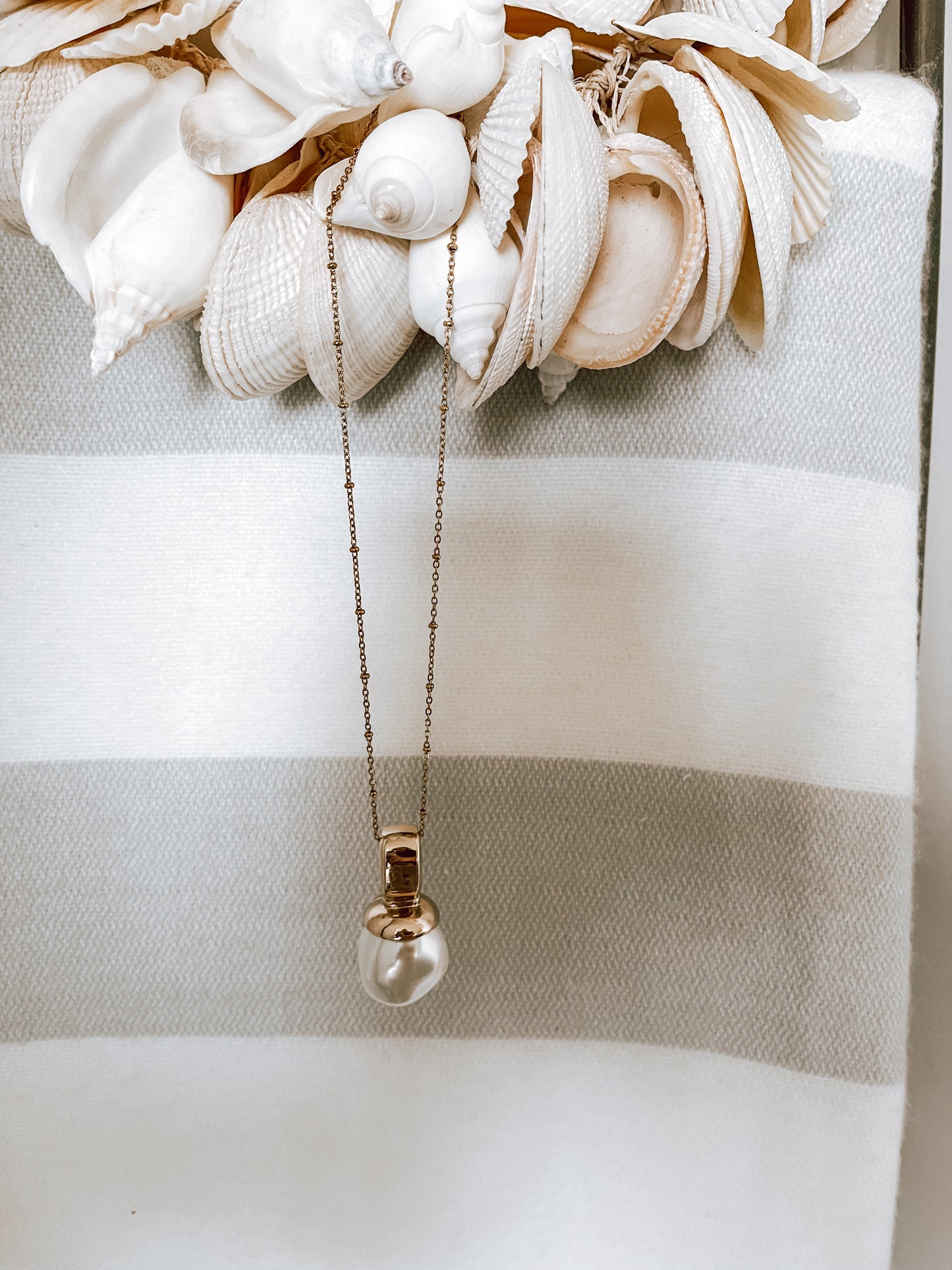 Vintage Looking Gold Beaded Necklace with Large Pearl