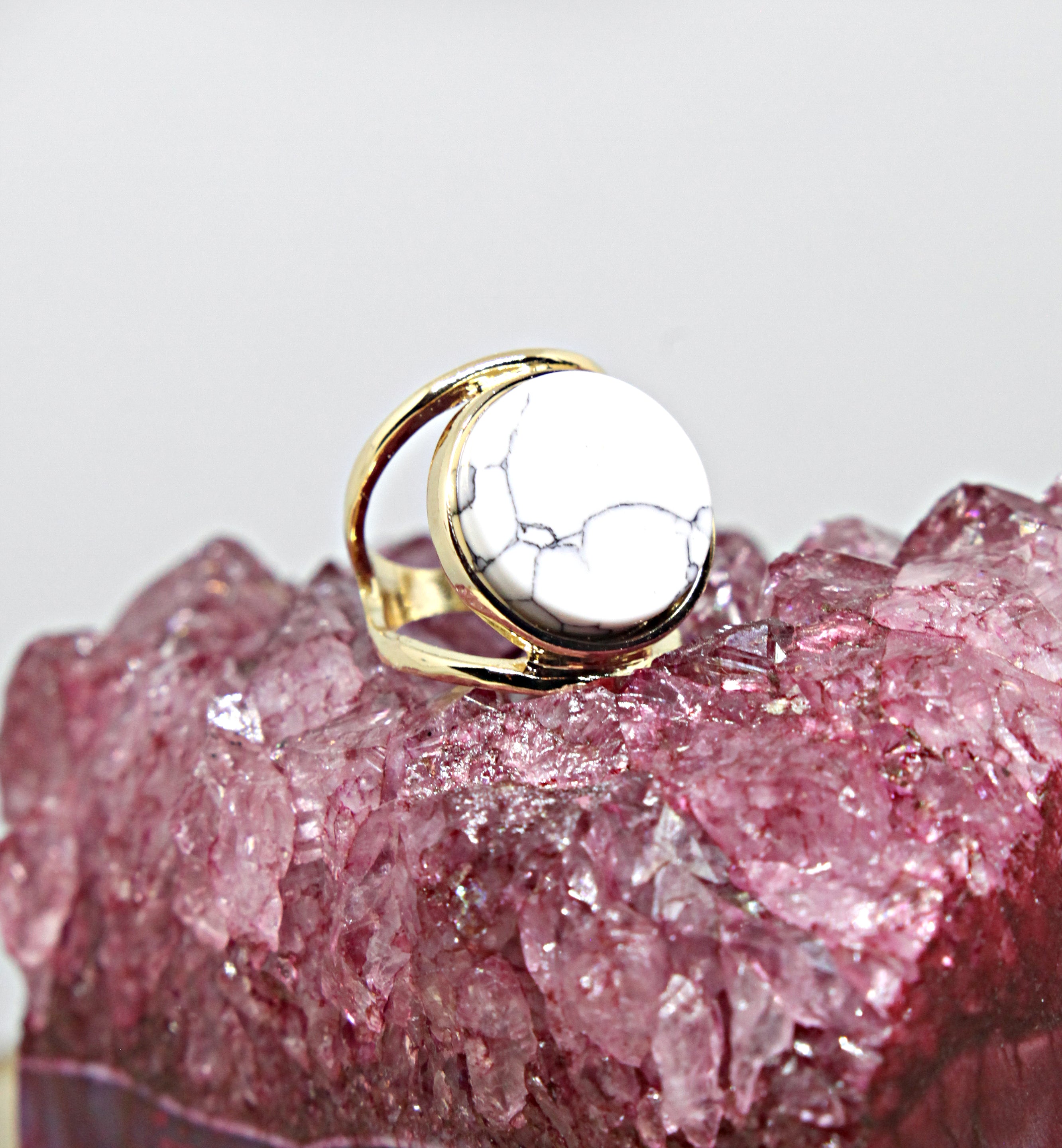 Geometric Round White Turquoise Gold Ring